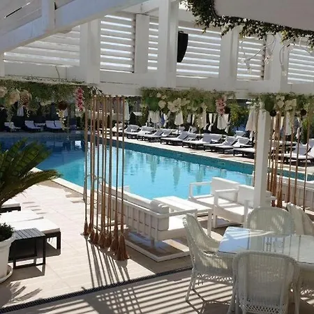 Apartament Zara Cu Piscina - Mamaia Nord * Năvodari