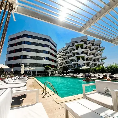 Apartament Zara Cu Piscina - Mamaia Nord * Năvodari
