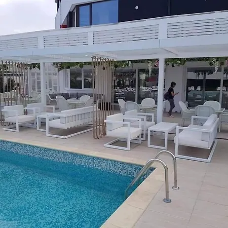 Apartament Zara Cu Piscina - Mamaia Nord